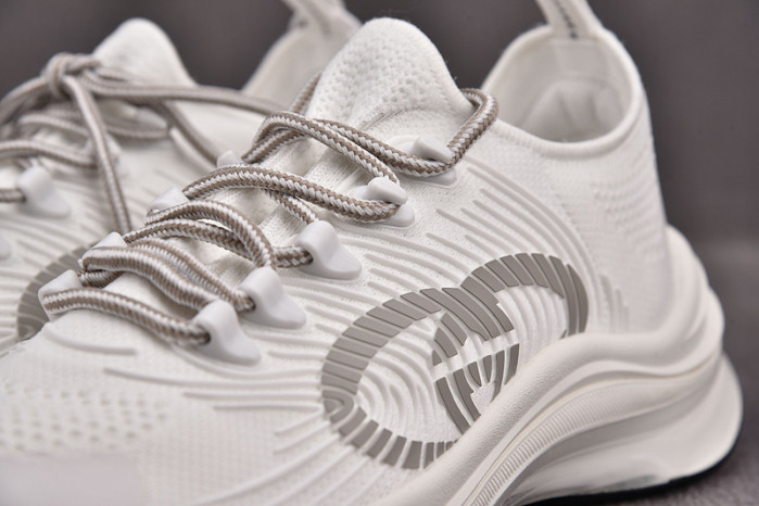 G*u*i* trainer sneaker82