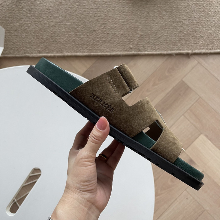 herme* sandal21