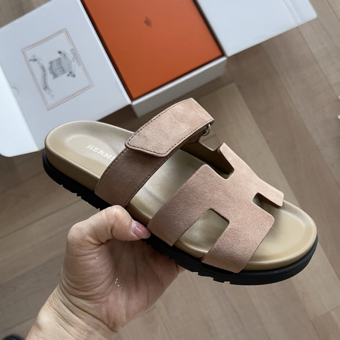 herme* sandal22