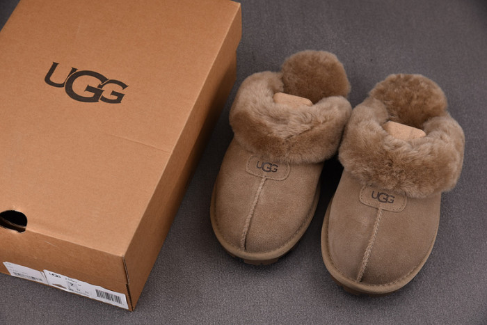 UGG SANDALS 5