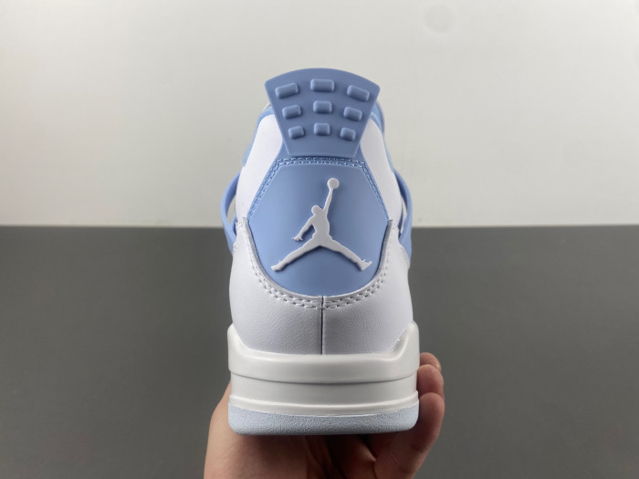 Air Jordan 4 WMNS "Aluminum" HV0823-100