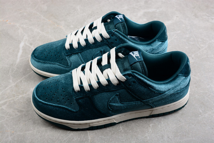 nike dunk low green velvet dz5224-300