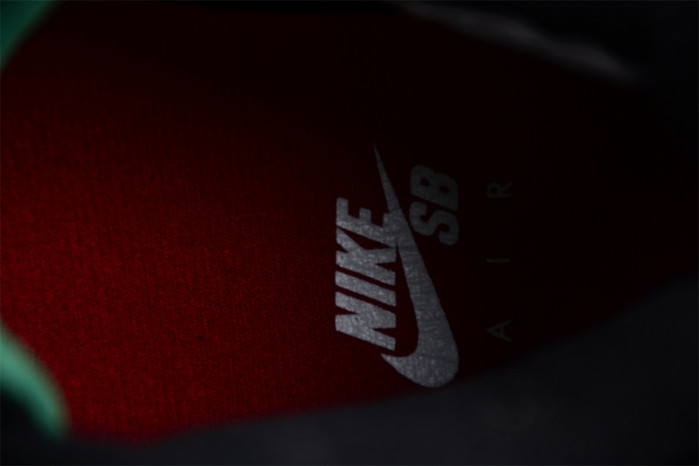 air jordan 4 nike sb x "sapphire" dr5415-030