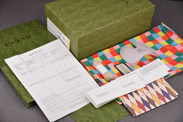 G*u*i* trainer sneaker95