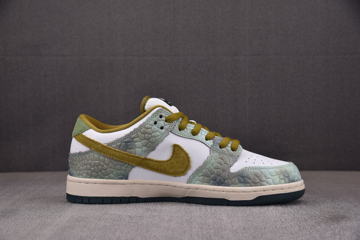 Nike SB Dunk Low Alexis Sablone Chameleon HJ3386-300