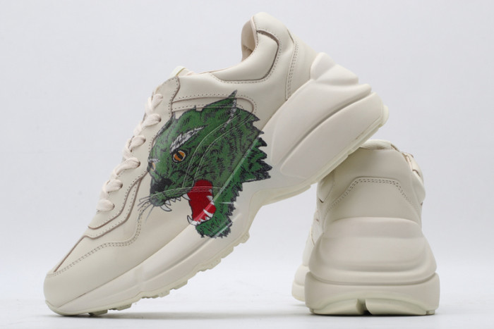 G*u*i* trainer sneaker25