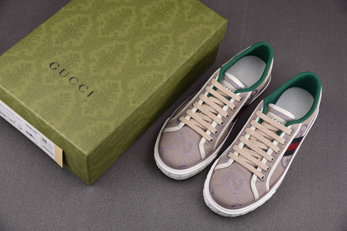 G*u*i* trainer sneaker99