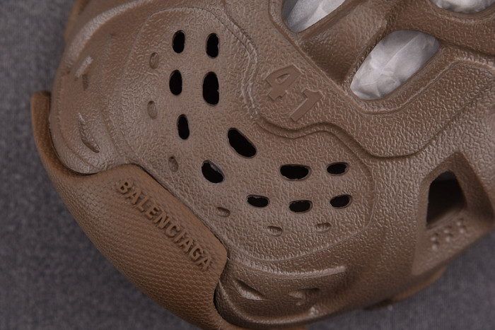 balenciag* sandal 36