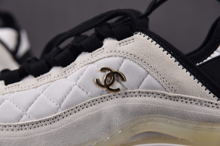 chane* snekaers c000017