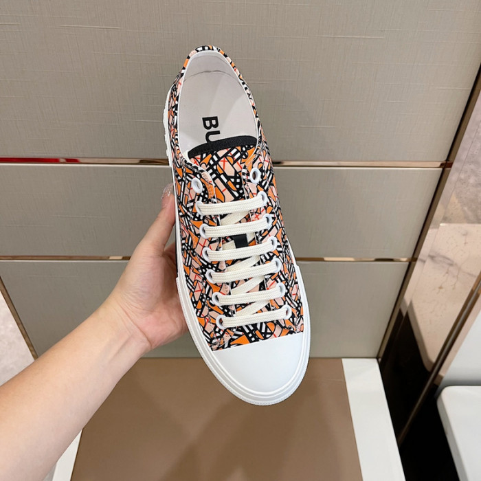 burber*y sneakers b000012