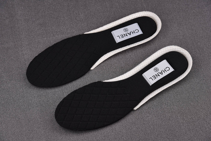 chane* snekaers c000016