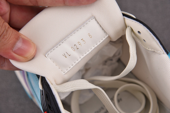 l&v snekaers l0000158