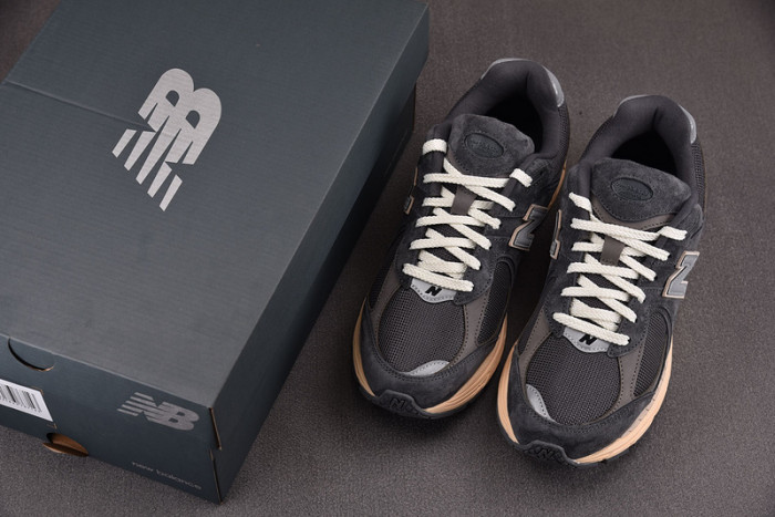 NEW BALANCE 2002R NB000039