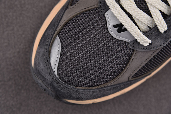 NEW BALANCE 2002R NB000039