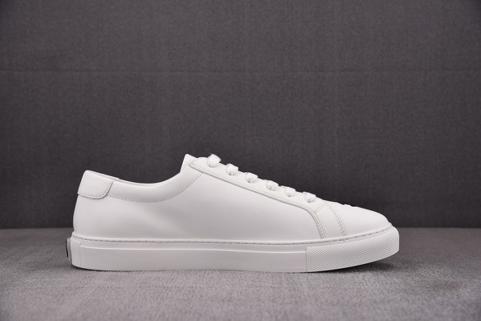 chane* snekaers c000031