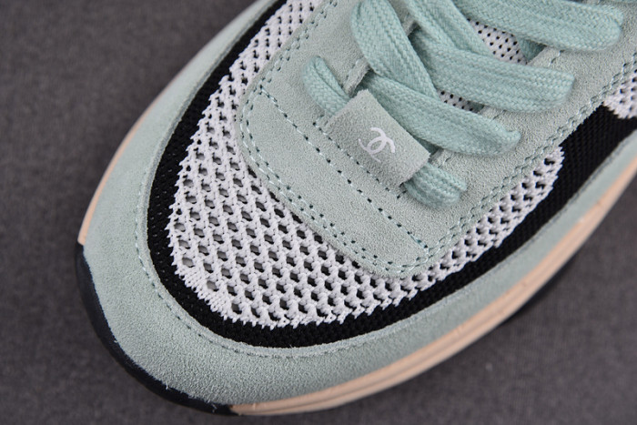 chane* snekaers c000015