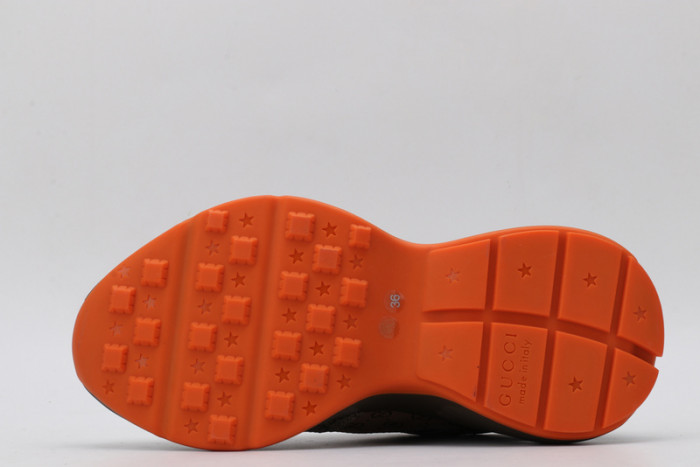 G*u*i* trainer sneaker84