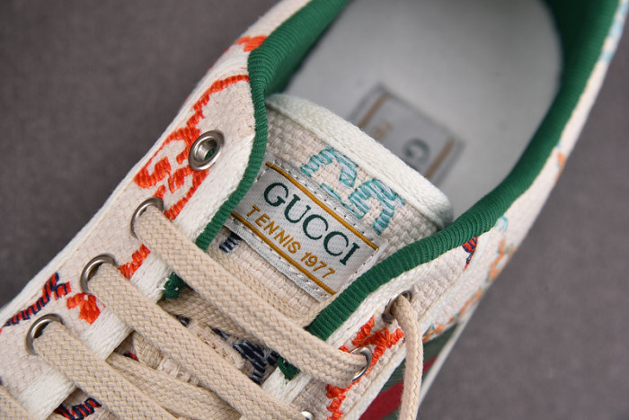 G*u*i* trainer sneaker98