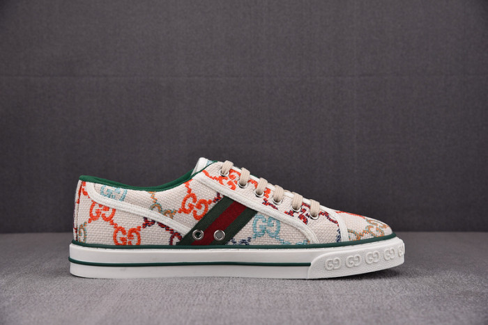 G*u*i* trainer sneaker98