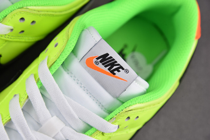 nike dunk low “glow in the dark” fj4610-702