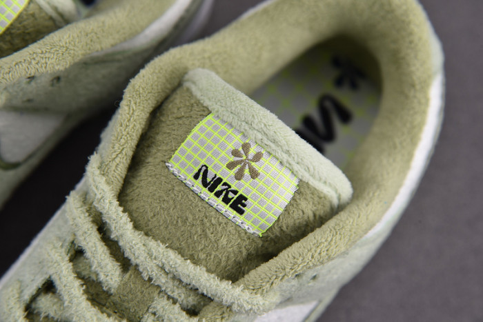 nike dunk low se fleece pack honeydew dq7579-300