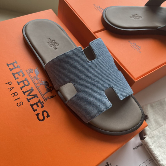 Herme* Sandal67