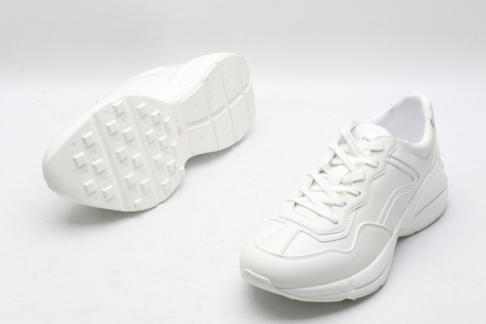 G*u*i* trainer sneaker87