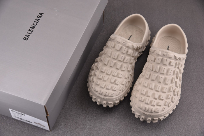 balenciag* sandal 42