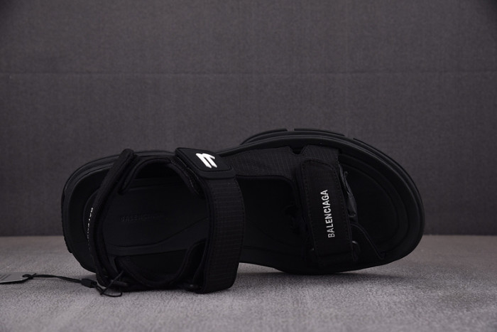 balenciag* sandal 39