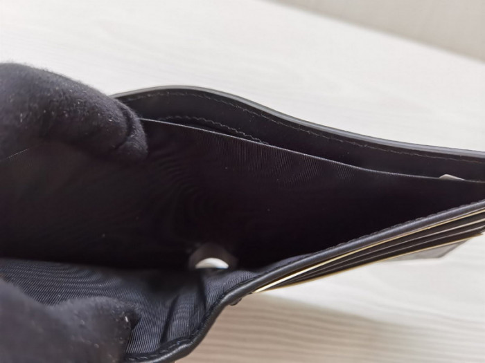 g*u*i snake brown wallets