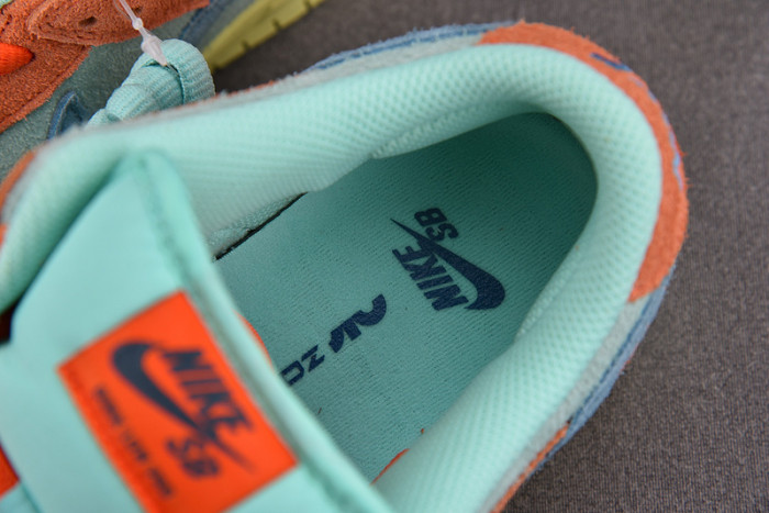 nike sb dunk low orange noise aqua dv5429-800