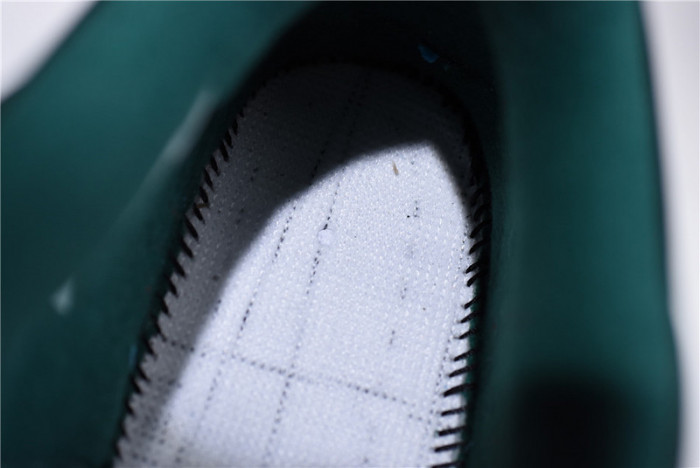 air jordan 4 gorge green varsity red aq3816-063