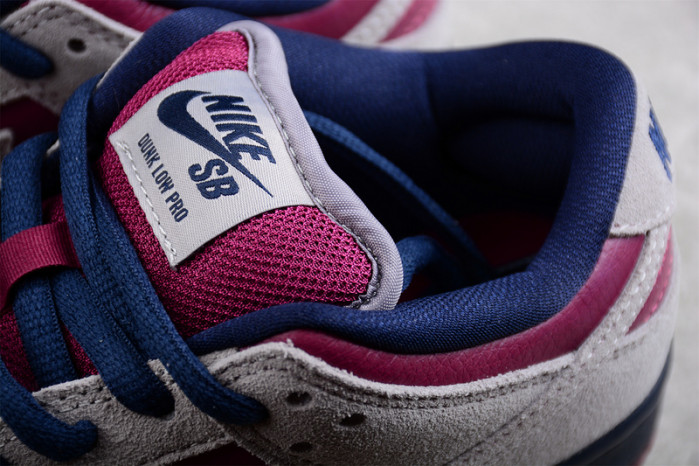 nike sb dunk low atmosphere grey true berry bq6817-001