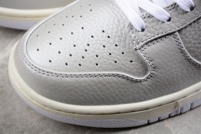 nike dunk low metallic silver dx3197-095