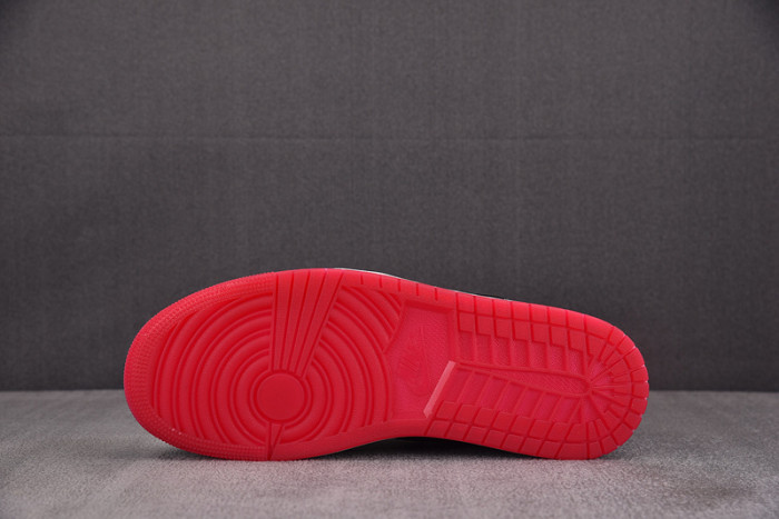 Jordan 1 Low SE Black Toe (2025) IB8971-106