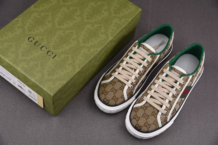 G*u*i* trainer sneaker93