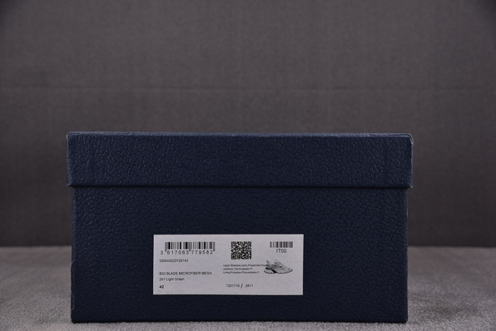 D1OR SNEAKERS B44 T0000-242